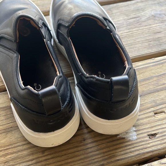 Vionic Kimmie Black Leather Slip On Sneaker  size 7.5 - Picture 4 of 6